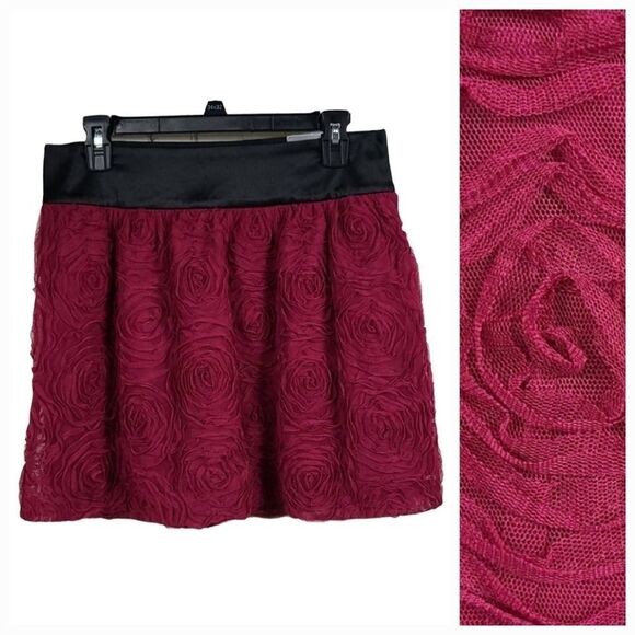 Maurices NWT Burgundy Tulle Rosette 3D Mesh Skirt Medium 8/10 Boho chic Hipster - Picture 1 of 10